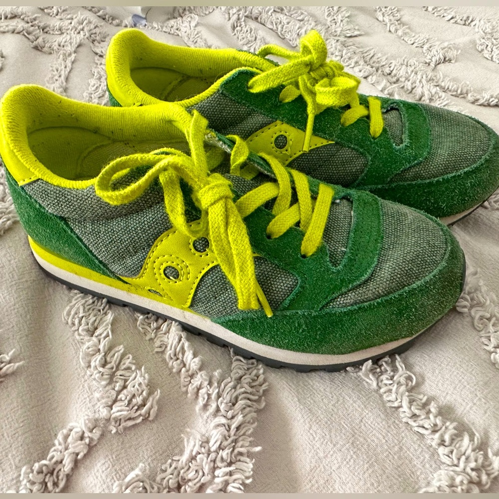 Boys Green Saucony Jazz Original size 12
